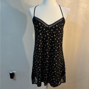 Victoria’s Secret Black Floral Lace Trim Chemise size medium